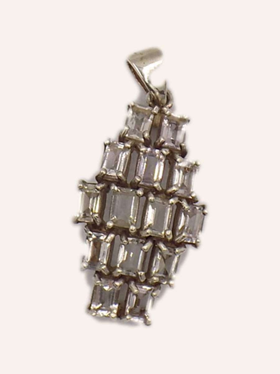Pendentif allongé à baguettes claires