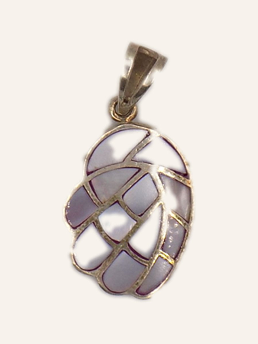Oval pendant in mother-of-pearl marquetry