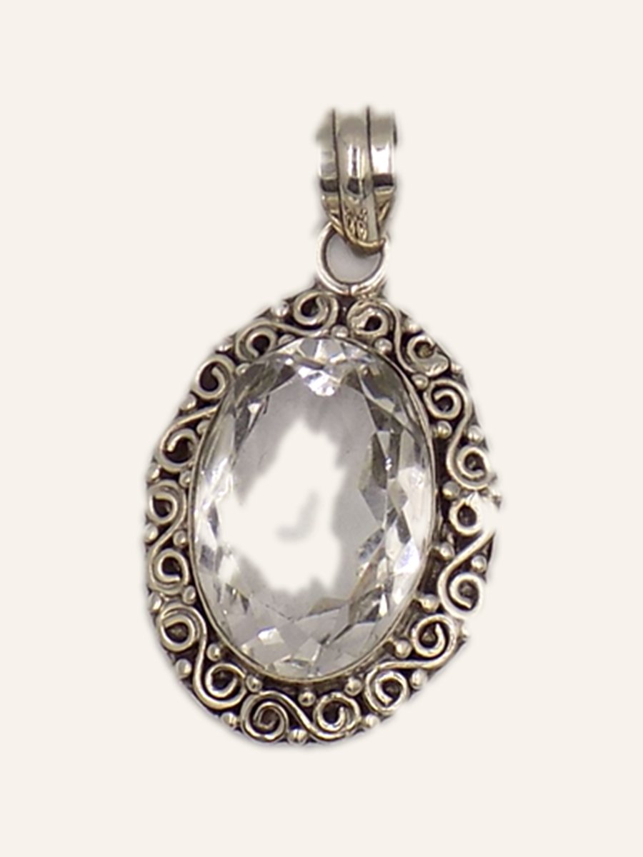 Oval pendant with cubic zirconia and scrolls