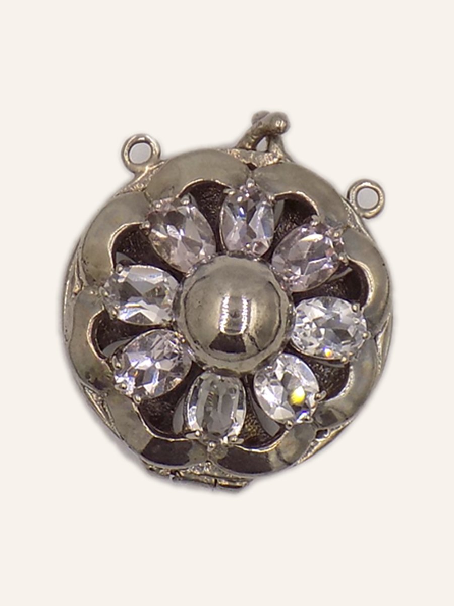 Rosette pendant with cubic zirconia