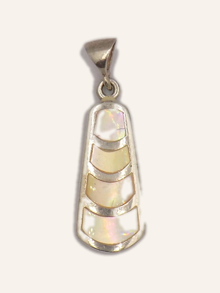 Conical pendant in mother-of-pearl