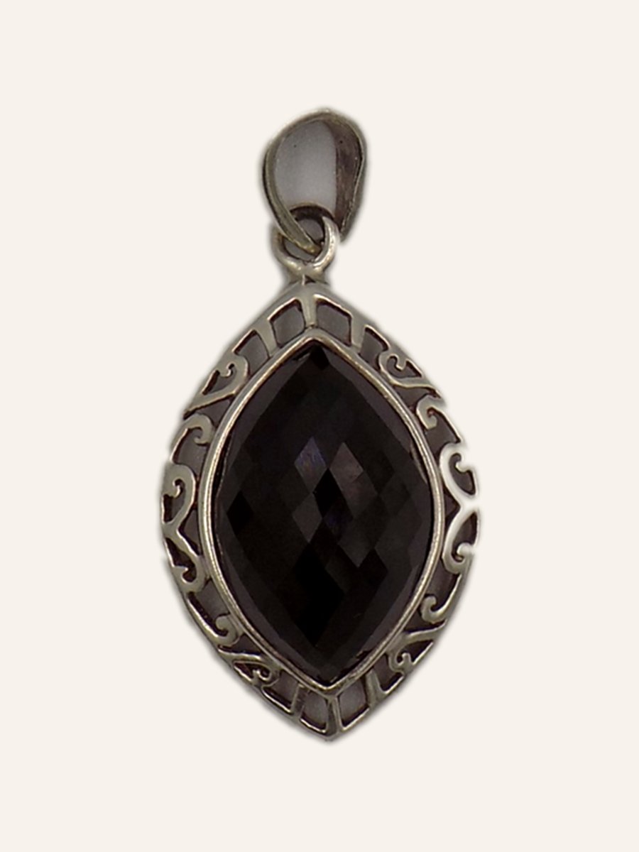 Marquise pendant with onyx