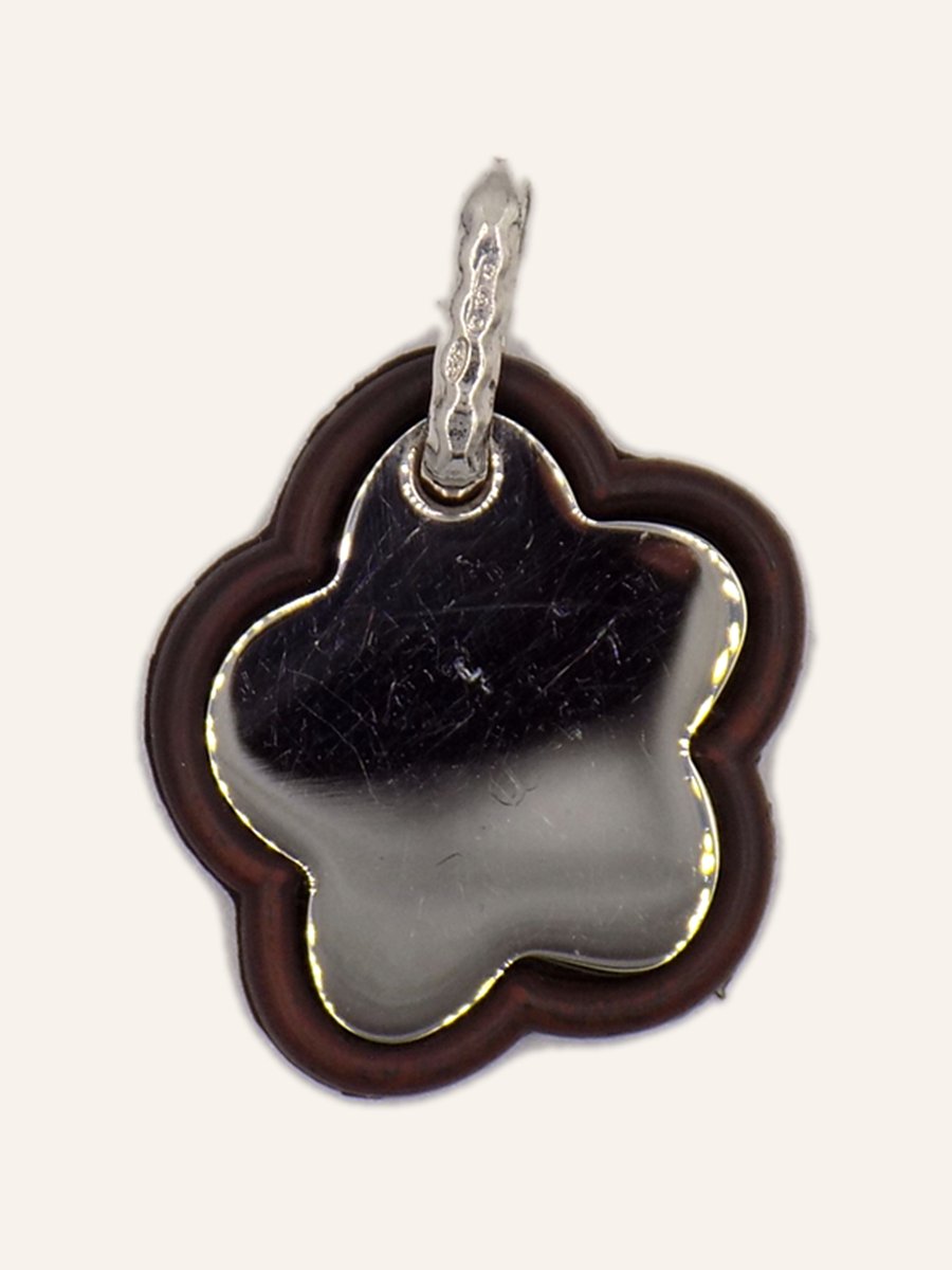 Flower pendant in onyx and enamel