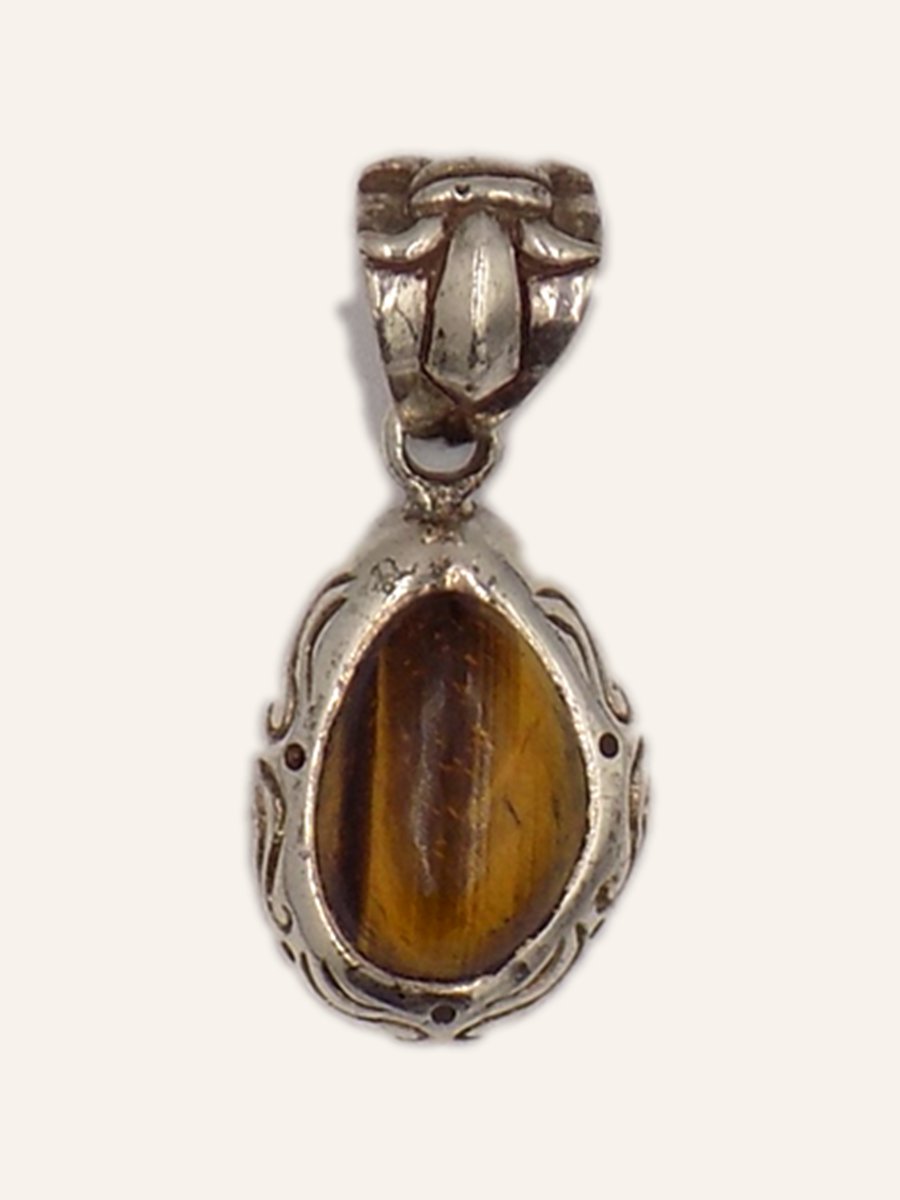 Pendant with tiger's eye and chased frame