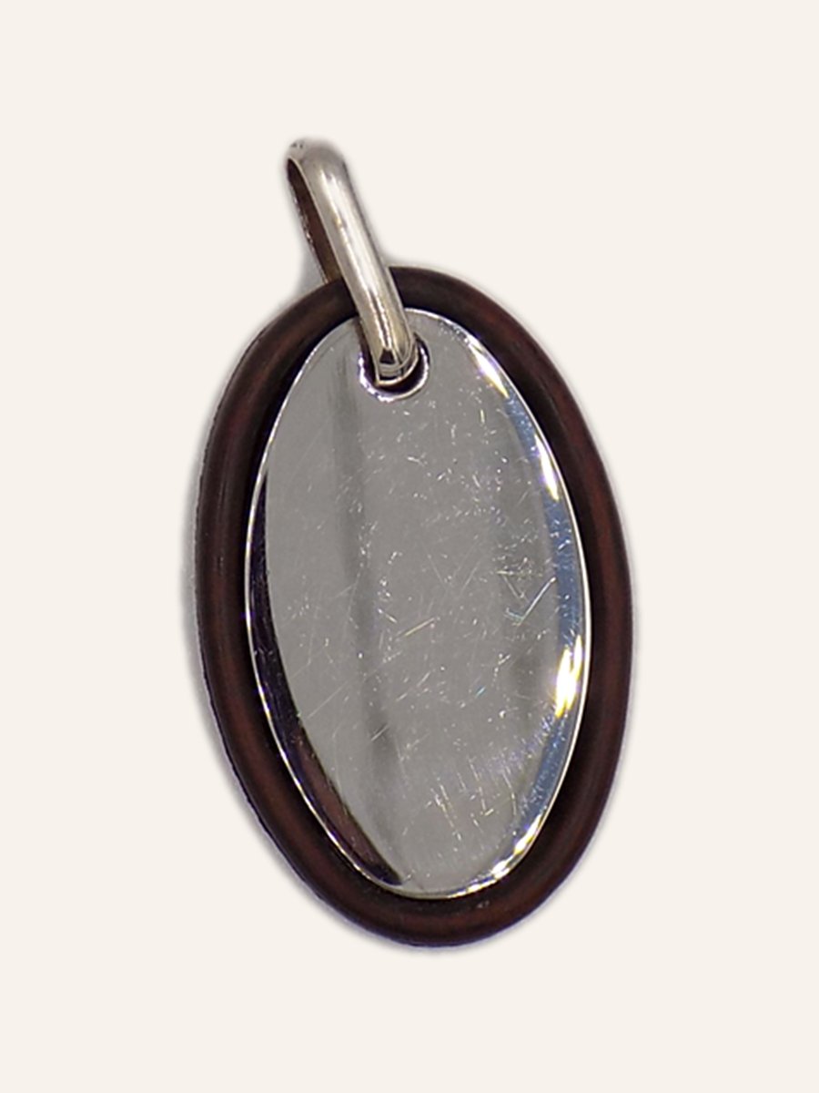 Oval pendant in mother-of-pearl and wood
