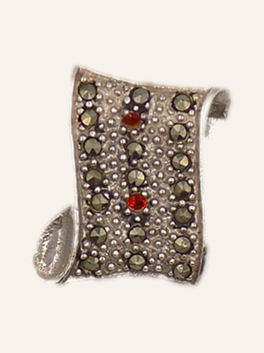Pendant with marcasites and garnets