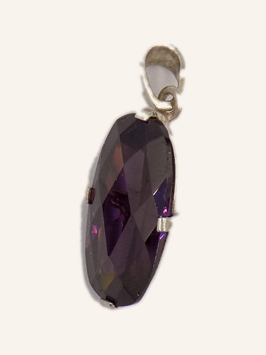 Marquise pendant with faceted amethyst