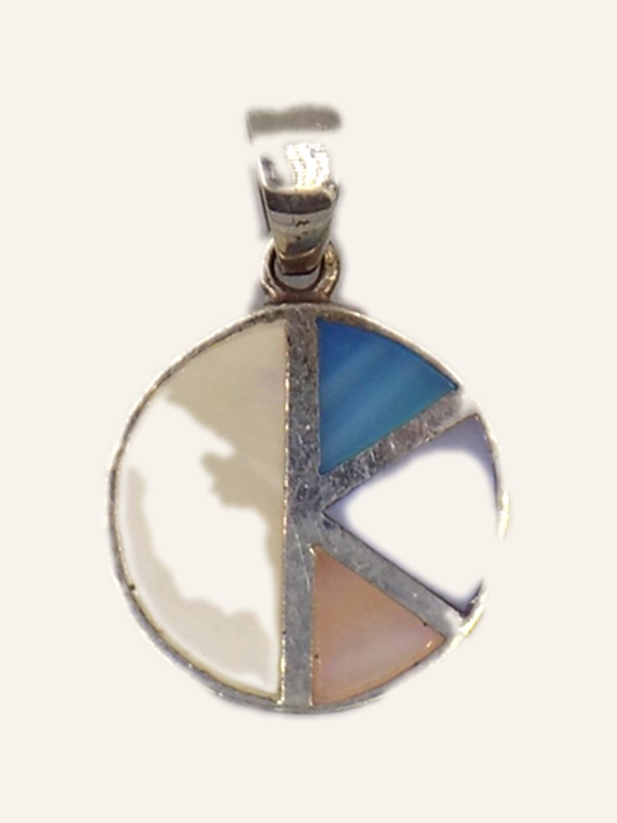 Round pendant in mother-of-pearl marquetry