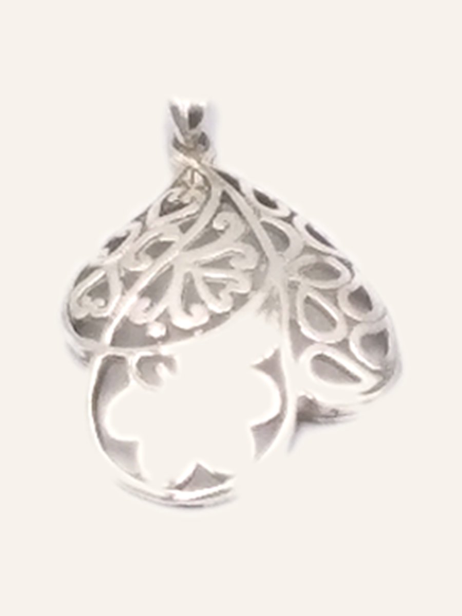 Openwork heart pendant with foliage