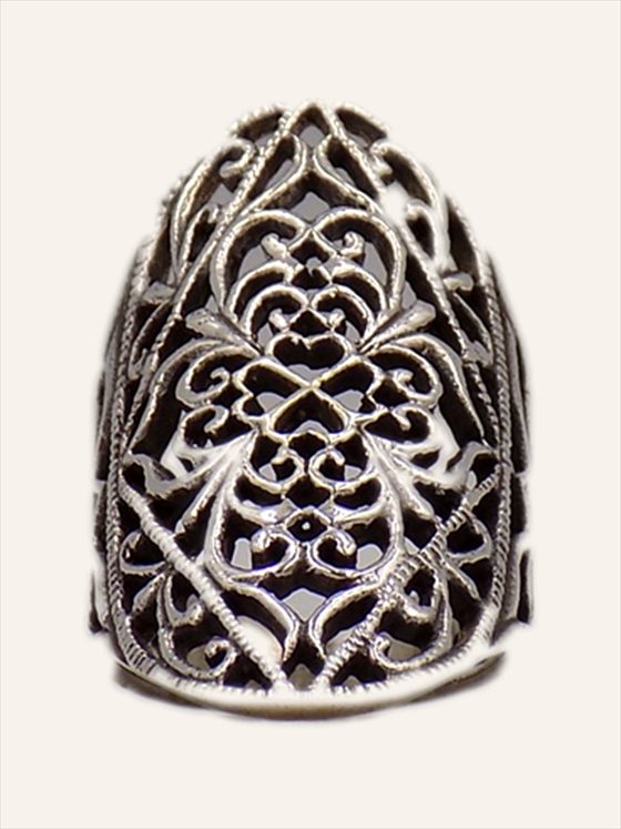 Bague dôme ajourée à rosaces